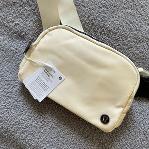 NWT Lululemon everywhere belt bag